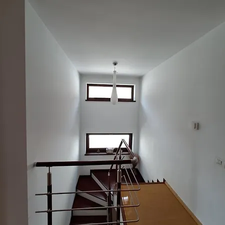 Casa 1 * Бухарест